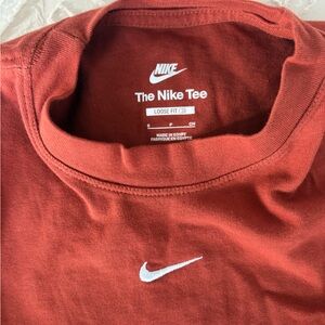 Nike - The Nike Tee - Loose Fit Rust Red Tee with White Swoosh